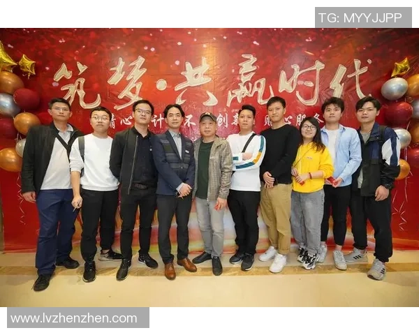 南美足球明星齐聚一堂合影留念展现激情与友谊的瞬间