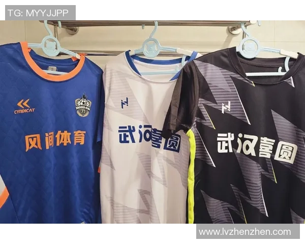 2018年最受欢迎的足球球衣设计盘点与推荐让你爱上每一件球衣