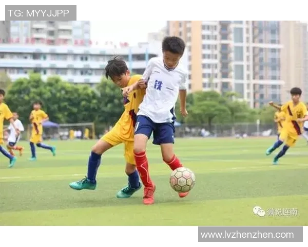 哪吒化身足球小将勇闯绿茵场展现神奇技艺与团队精神